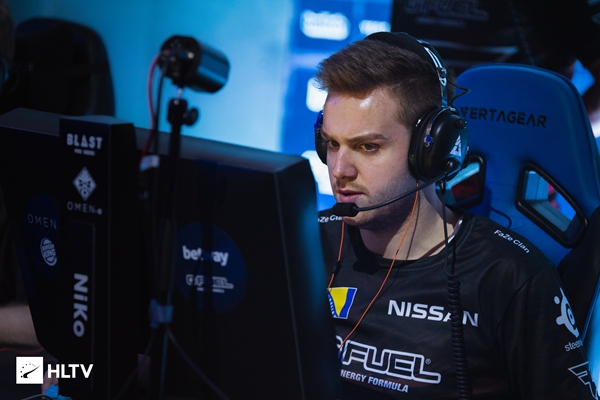 FPX官方：打野选手Clid断开连接