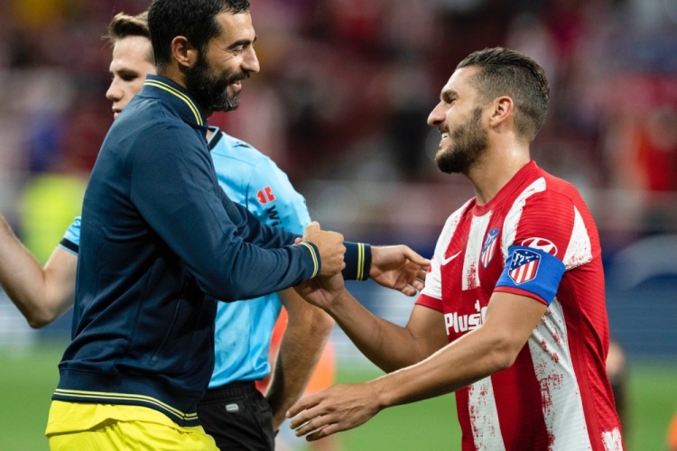 PTT热议Xiaolaohu和FPX经理冲突：这赛季LPL好多怪事