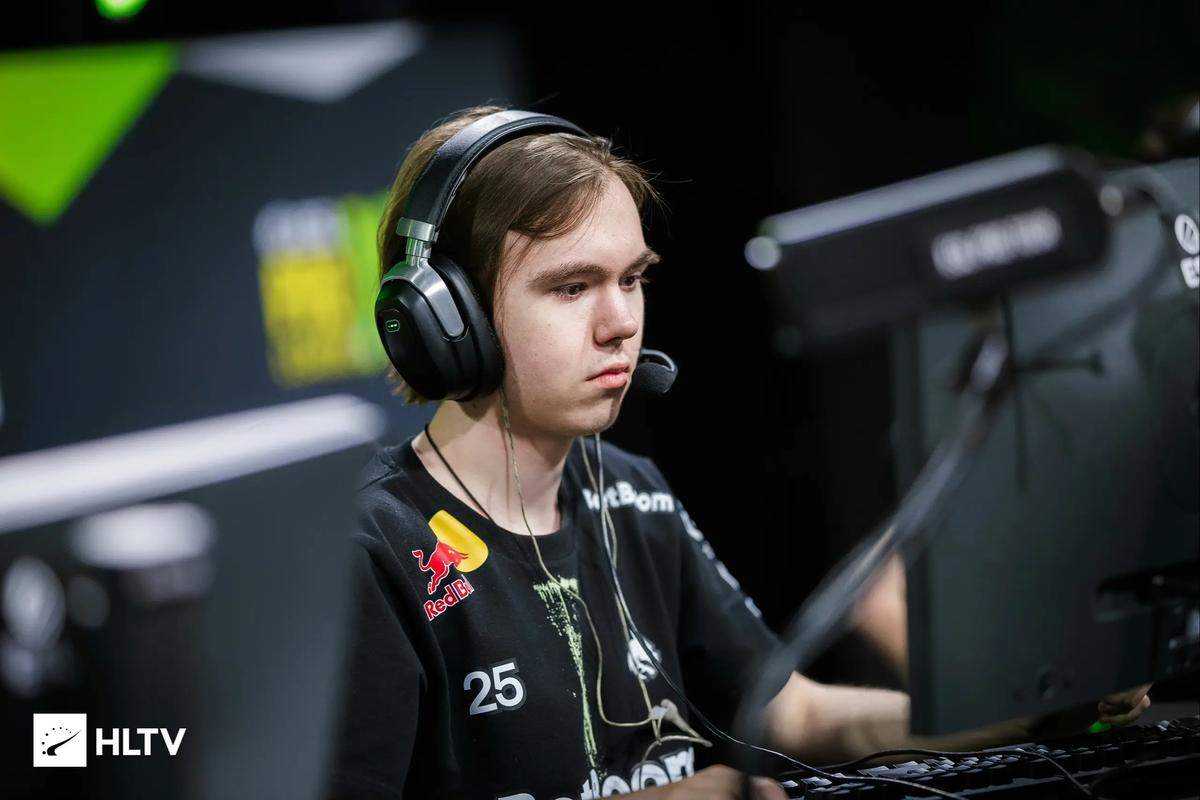 EDG老板感谢夺冠幕后功臣，这支战队简直是LPL的好兄弟